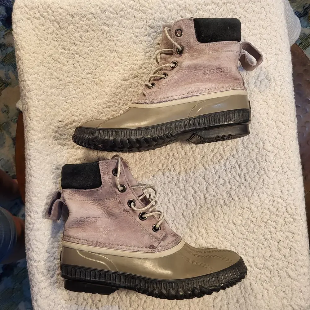 Sorel Cheyanne II waterproof boots grey leather black rubber shell Mens size 8